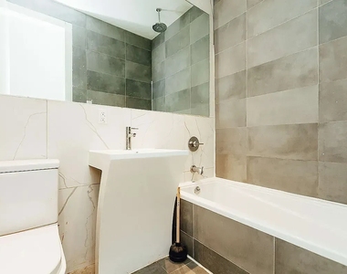 184 Suydam Street - Photo Thumbnail 12