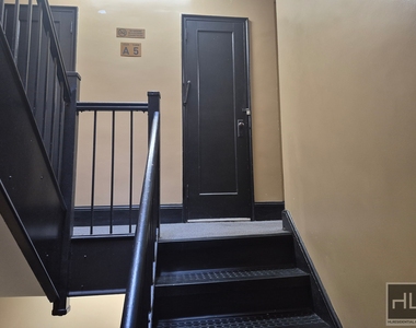 East 87th Street - Photo Thumbnail 4