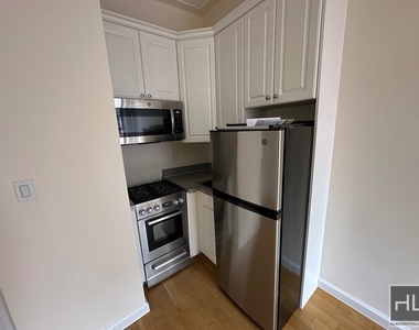 West 72 Street - Photo Thumbnail 1