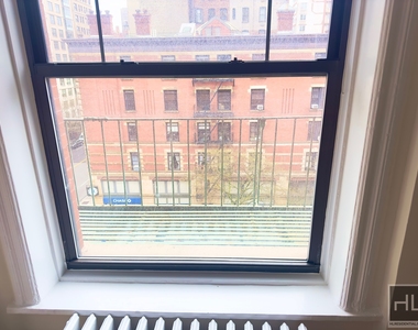 West 72 Street - Photo Thumbnail 9