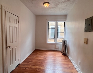 593 Miller Avenue - Photo Thumbnail 2