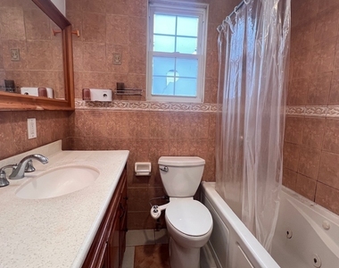133-19 97 Avenue - Photo Thumbnail 10