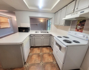 3702 Sail Drive - Photo Thumbnail 9