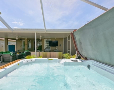 7318 Guilford Pine Lane - Photo Thumbnail 18