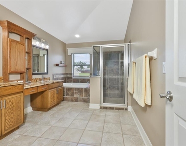 7318 Guilford Pine Lane - Photo Thumbnail 13