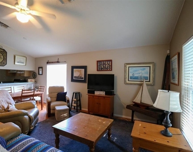 7512 S Mascotte Street - Photo Thumbnail 10