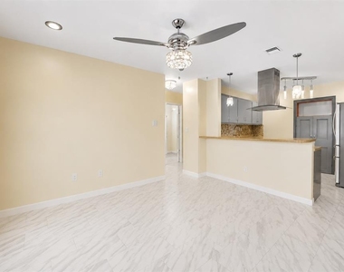 1572 77th Avenue N - Photo Thumbnail 3