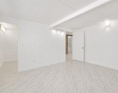 1572 77th Avenue N - Photo Thumbnail 23