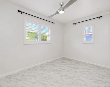 1572 77th Avenue N - Photo Thumbnail 5