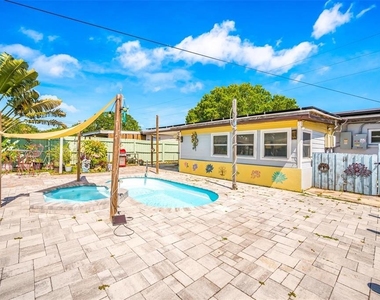 1572 77th Avenue N - Photo Thumbnail 33