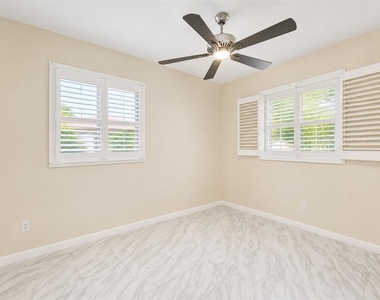 1572 77th Avenue N - Photo Thumbnail 7