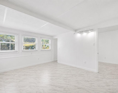 1572 77th Avenue N - Photo Thumbnail 22