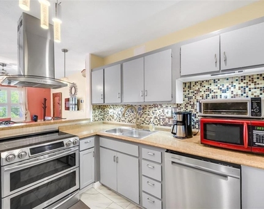 1572 77th Avenue N - Photo Thumbnail 15
