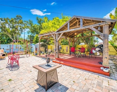 1572 77th Avenue N - Photo Thumbnail 27