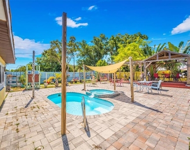 1572 77th Avenue N - Photo Thumbnail 26