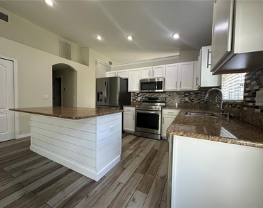 3145 Dunstable Drive - Photo Thumbnail 2