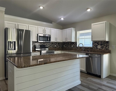 3145 Dunstable Drive - Photo Thumbnail 4