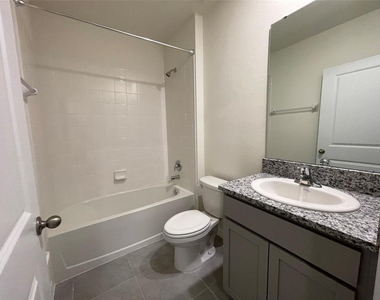 8434 Hardy Bay Loop - Photo Thumbnail 13