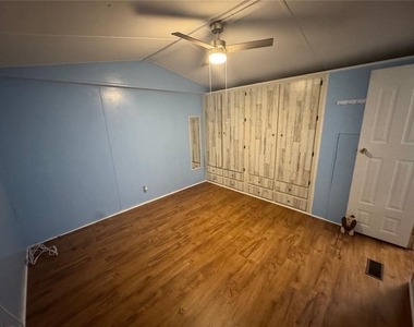 7920 Sunrunner Road - Photo Thumbnail 7