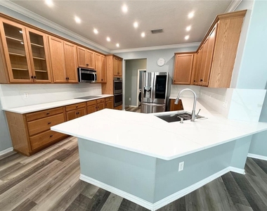 10638 Dawns Light Drive - Photo Thumbnail 11