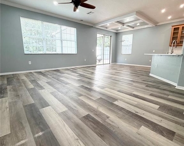 10638 Dawns Light Drive - Photo Thumbnail 9