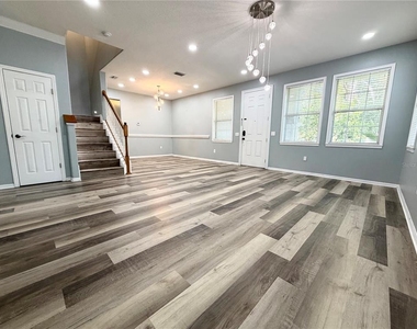 10638 Dawns Light Drive - Photo Thumbnail 7