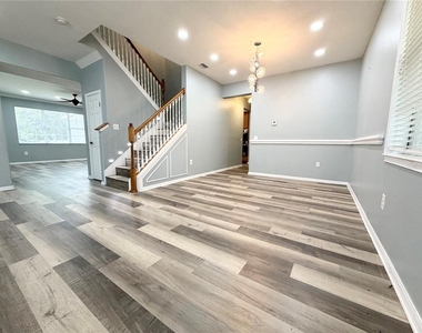 10638 Dawns Light Drive - Photo Thumbnail 3