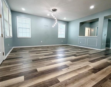 10638 Dawns Light Drive - Photo Thumbnail 5