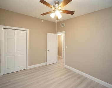 3519 W Price Avenue - Photo Thumbnail 20