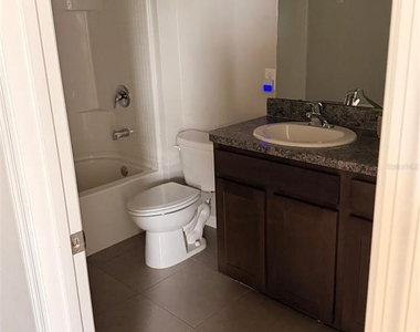 7623 Tuscan Bay Circle - Photo Thumbnail 7