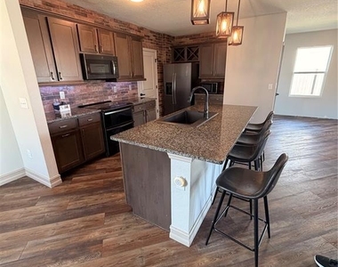 7623 Tuscan Bay Circle - Photo Thumbnail 11