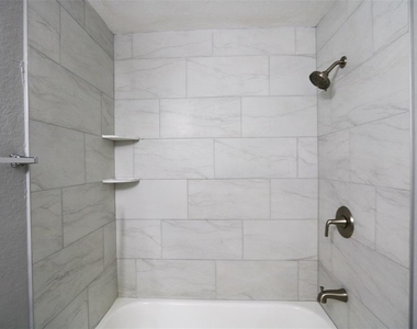17101 Carrington Park Drive - Photo Thumbnail 15