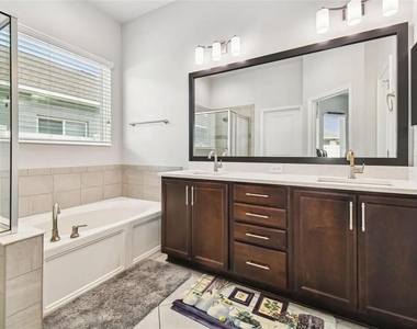 2776 Satilla Loop - Photo Thumbnail 11