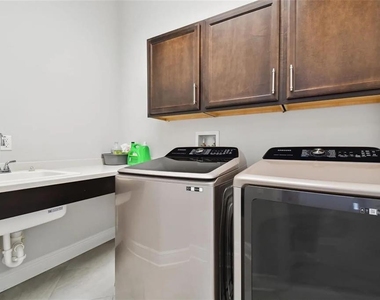 2776 Satilla Loop - Photo Thumbnail 24