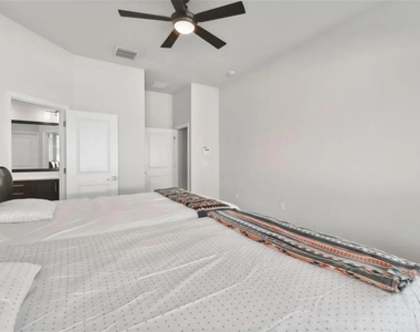 2776 Satilla Loop - Photo Thumbnail 14