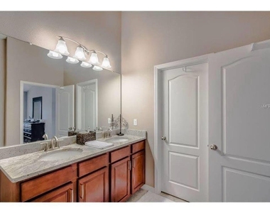 7001 Interbay Boulevard - Photo Thumbnail 10
