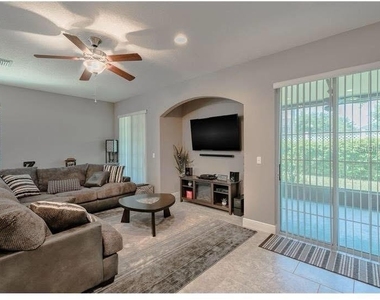 7001 Interbay Boulevard - Photo Thumbnail 5
