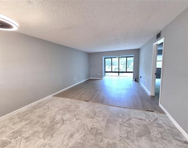 222 Caryl Way - Photo Thumbnail 14
