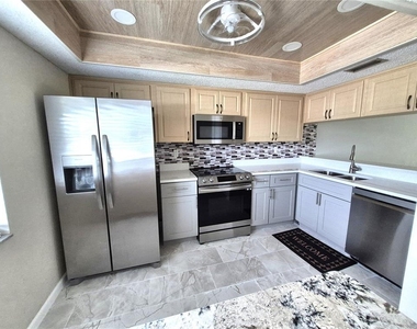 222 Caryl Way - Photo Thumbnail 4
