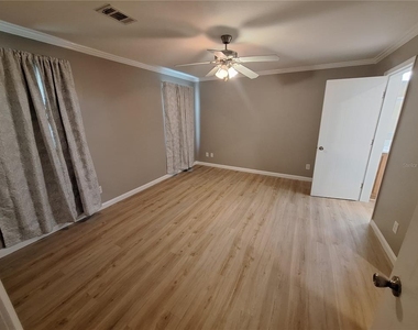 6735 Ravenwood Street - Photo Thumbnail 8