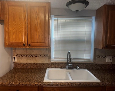 1125 83rd Avenue - Photo Thumbnail 1