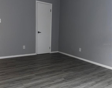 1125 83rd Avenue - Photo Thumbnail 3