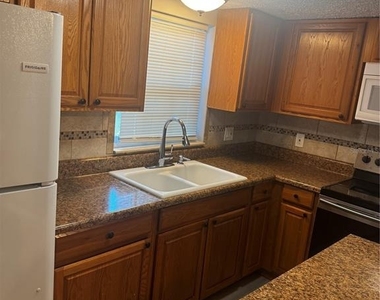 1125 83rd Avenue - Photo Thumbnail 5