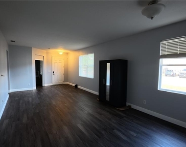 1701 Chalksand Way - Photo Thumbnail 4