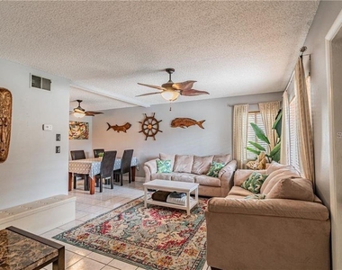1812 Bough Avenue - Photo Thumbnail 6
