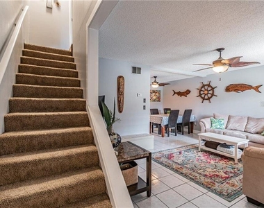 1812 Bough Avenue - Photo Thumbnail 11