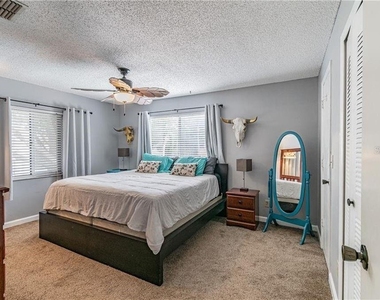 1812 Bough Avenue - Photo Thumbnail 13
