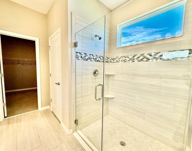 34329 Evergreen Hill Court - Photo Thumbnail 19