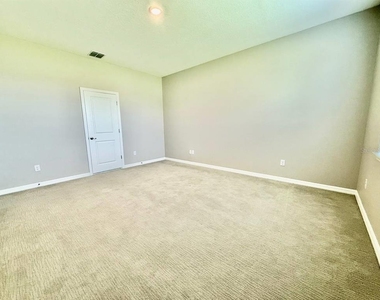 34329 Evergreen Hill Court - Photo Thumbnail 16