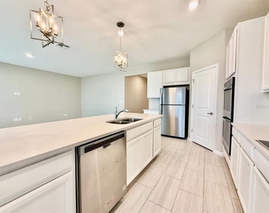 34329 Evergreen Hill Court - Photo Thumbnail 12